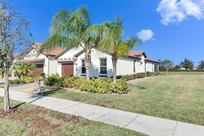 Picture of 5328 Stoic Vale Drive, Wimauma FL 33598