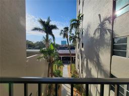 Picture of 1400 1St Avenue W Unit 306, Bradenton, FL 34205