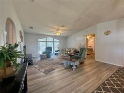 Picture of 209 N Saint Thomas Circle, Apollo Beach, FL 33572