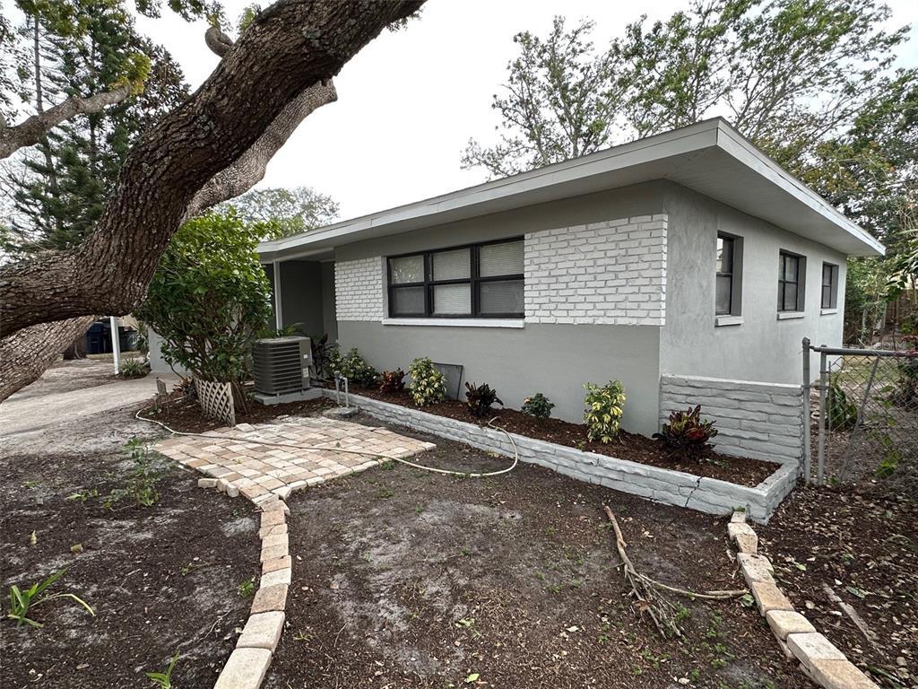 Picture of 4108 W Oakellar Avenue, Tampa, FL 33611