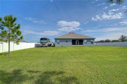 Picture of 4439 Devinshire Fields Loop, Plant City, FL 33567