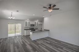 Picture of 13099 NE 7 Loop, Silver Springs, FL 34488