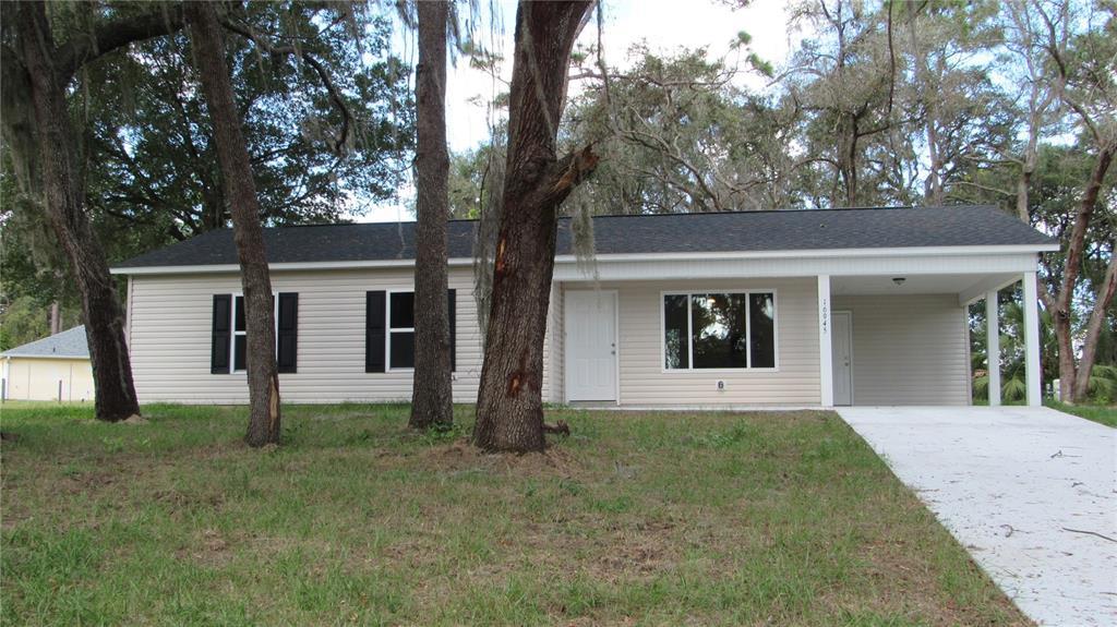 Picture of 13099 NE 7 Loop, Silver Springs, FL 34488