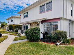 Picture of 4352 Tahitian Gardens Circle Unit E, Holiday, FL 34691