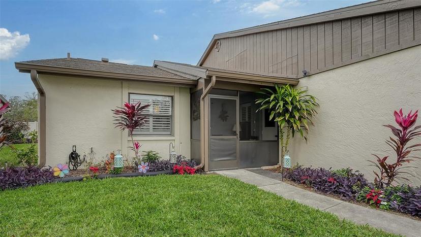 Picture of 205 Oak Hill Drive Unit 7, Sarasota FL 34232