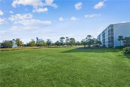 Picture of 4240 Ironwood Circle Unit 601A-A, Bradenton, FL 34209