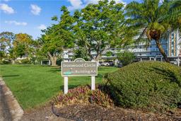 Picture of 4240 Ironwood Circle Unit 601A-A, Bradenton, FL 34209