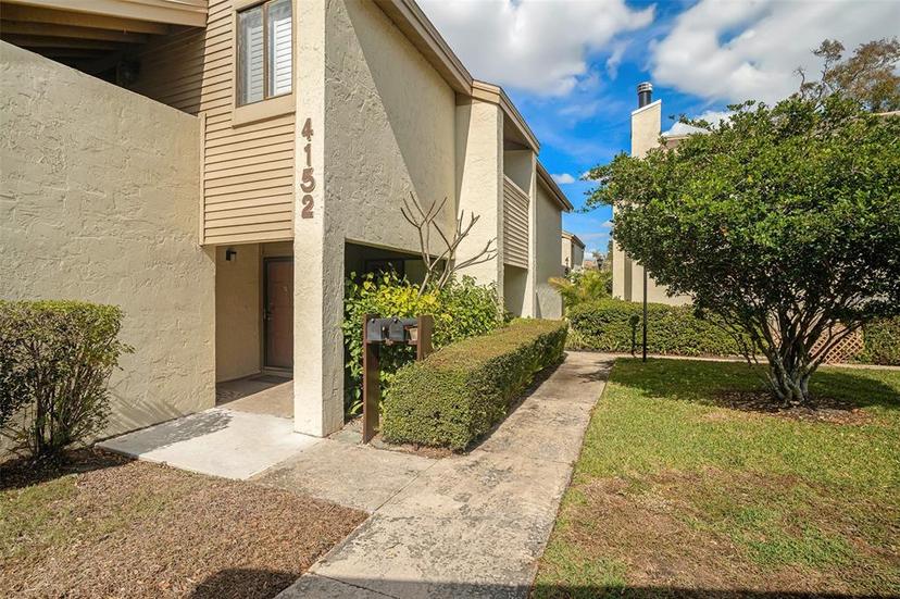 Picture of 4154 Pinelake Lane Unit 101, Tampa FL 33618