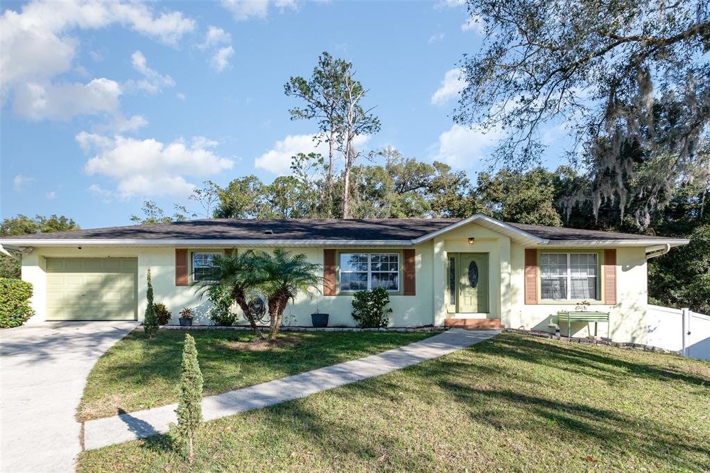 Picture of 109 Wynot Way, Deland, FL 32724