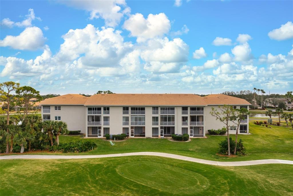 Picture of 9610 Club South Circle Unit 4301, Sarasota, FL 34238