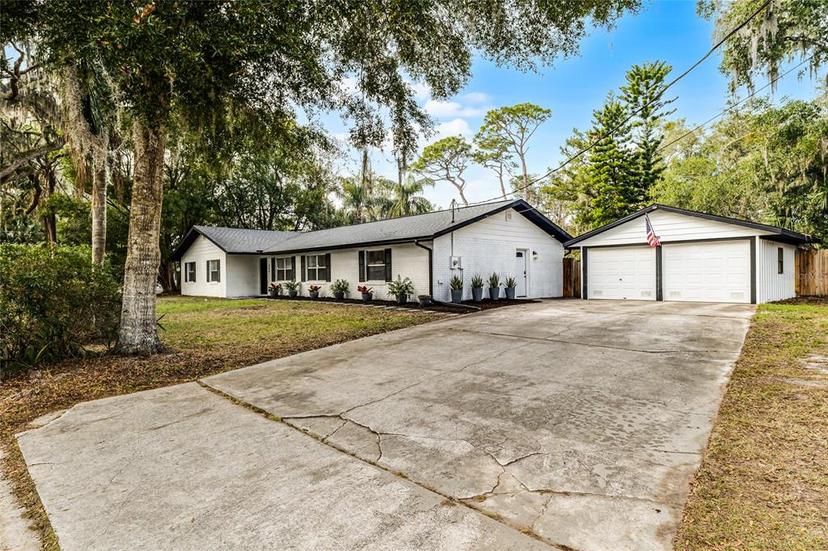 Picture of 200 Florida Avenue, Geneva FL 32732