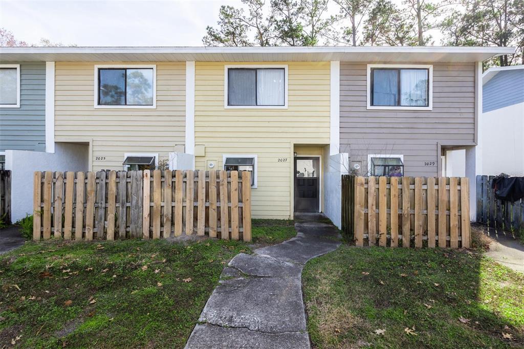 Picture of 2027 SW 39Th Way, Gainesville, FL 32607