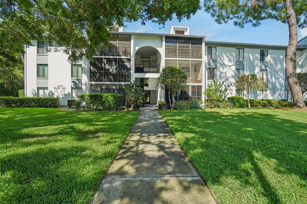 Picture of 1344 Pine Ridge Circle E Unit D2, Tarpon Springs, FL 34688