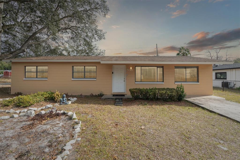 Picture of 1039 SE 19Th Terrace, Gainesville, FL 32641