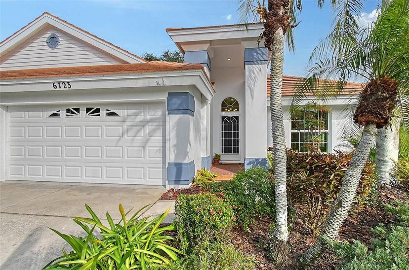 Picture of 6723 Approach Road Unit 35, Sarasota FL 34238