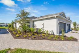 Picture of 8109 Moonbeam Avenue, Sarasota, FL 34241