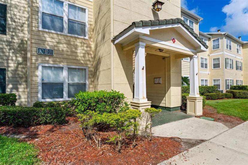 Picture of 18119 Sterling Gate Circle Unit 18119, Tampa FL 33647