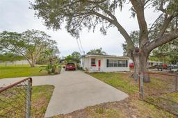 Picture of 723 Ornelda Street Sw, Ruskin, FL 33570