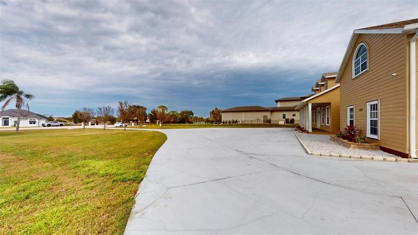 Picture of 13033 Mcintosh Lakes Lane, Dover FL 33527