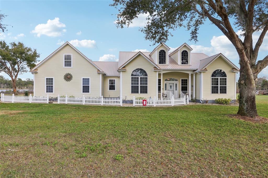 Picture of 13718 County Road 450, Umatilla, FL 32784