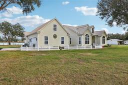 Picture of 13718 County Road 450, Umatilla, FL 32784