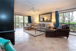 Picture of 1001 Benjamin Franklin Drive Unit 110, Sarasota, FL 34236