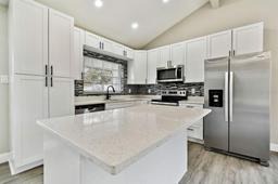 Picture of 516 Highview Circle N, Brandon, FL 33510