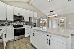 Picture of 516 Highview Circle N, Brandon, FL 33510