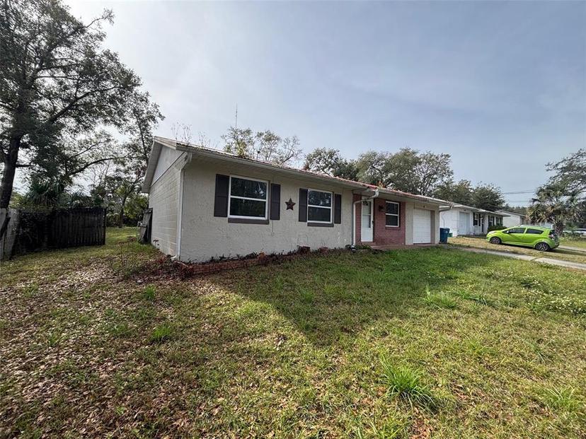 Picture of 990 Liskeard Avenue, Orange City FL 32763