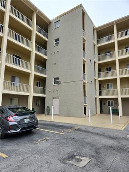 Picture of 3756 Lake Bayshore Unit 509, Bradenton, FL 34205