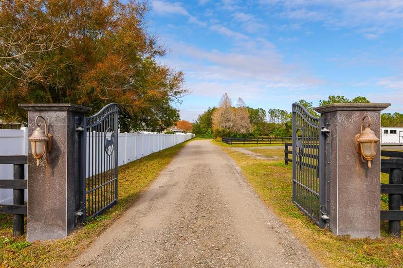 Picture of 18029 Lake Reflections Boulevard, Lutz FL 33558