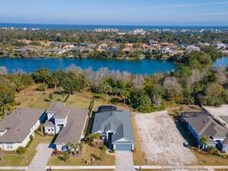 Picture of 8 N Lakewalk Drive, Palm Coast, FL 32137