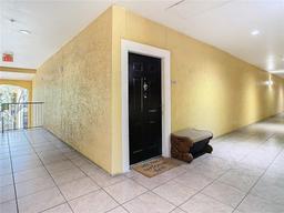 Picture of 2010 E Palm Avenue Unit 14304, Tampa, FL 33605