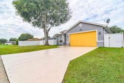 Picture of 3906 Chaucer Lane, Sarasota, FL 34241