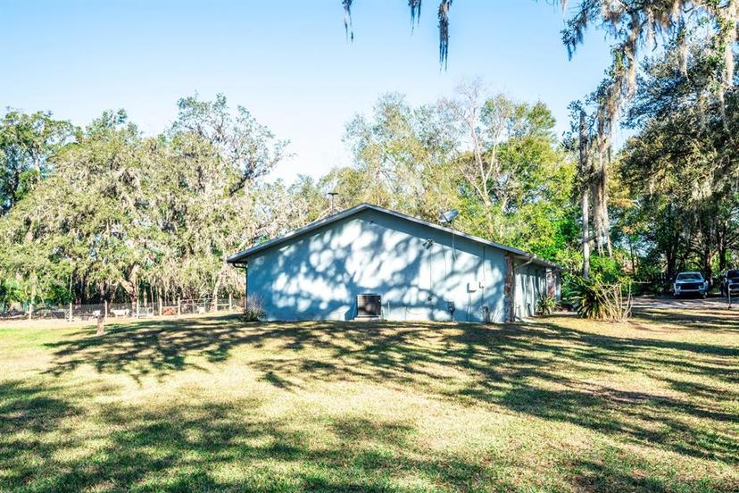 Picture of 8615 Greenfield Lane, Zephyrhills FL 33541