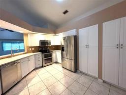 Picture of 4527 Fern Drive Unit 26, Bradenton, FL 34208