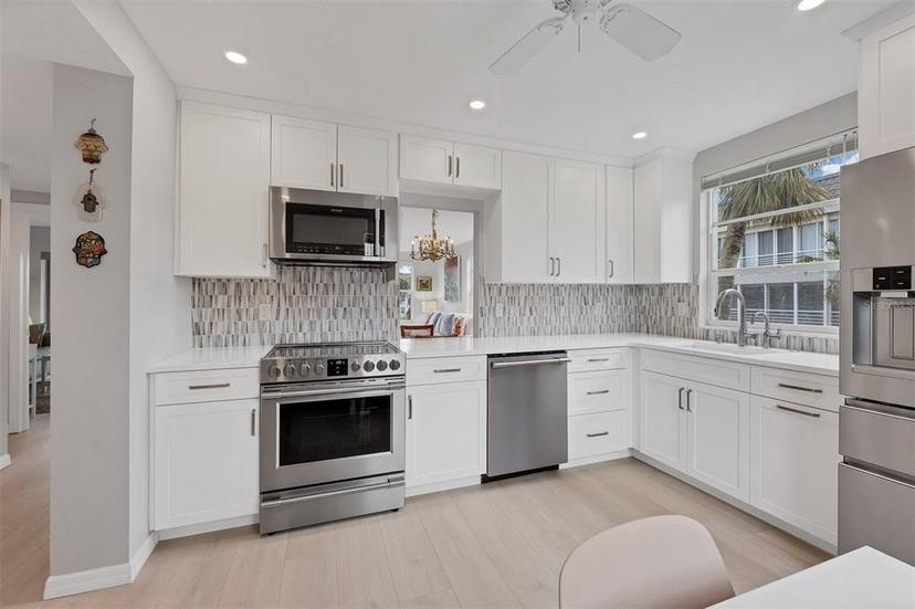 Picture of 4350 Chatham Drive Unit 208, Longboat Key FL 34228