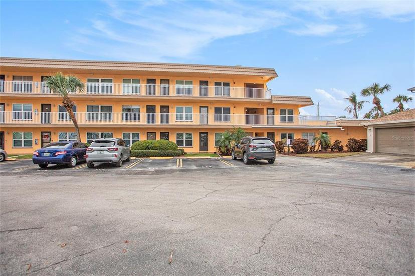 Picture of 6400 46Th Avenue N Unit 121, Kenneth City FL 33709