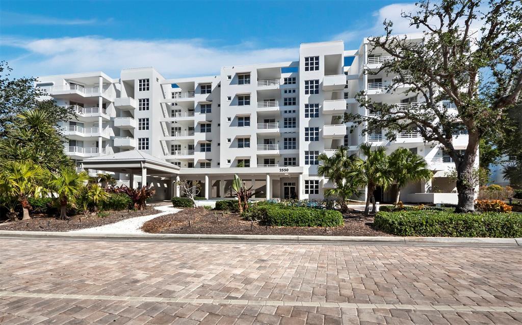 Picture of 2550 Harbourside Drive Unit 322, Longboat Key, FL 34228