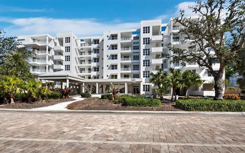 Picture of 2550 Harbourside Drive Unit 322, Longboat Key FL 34228