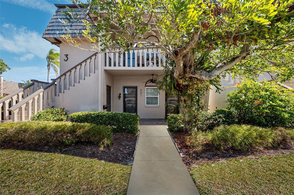 Picture of 301 Cordova Green, Seminole, FL 33777