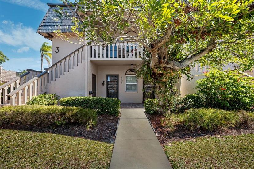 Picture of 301 Cordova Green, Seminole FL 33777