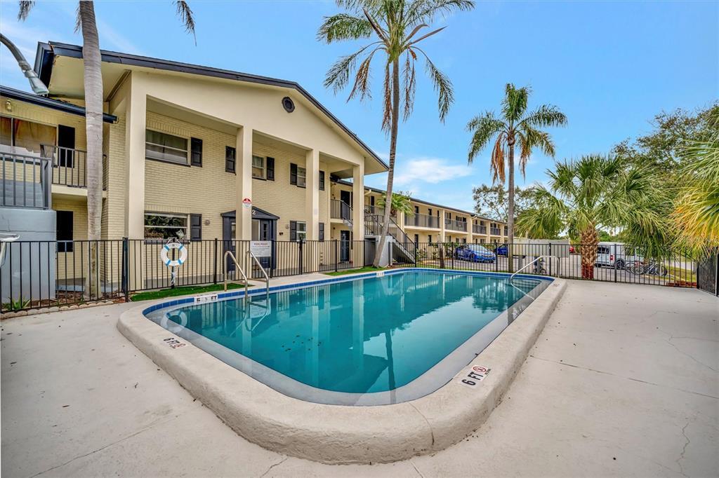 Picture of 2 N Fernwood Avenue Unit 16, Clearwater, FL 33765