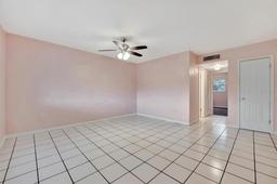 Picture of 2 N Fernwood Avenue Unit 16, Clearwater, FL 33765