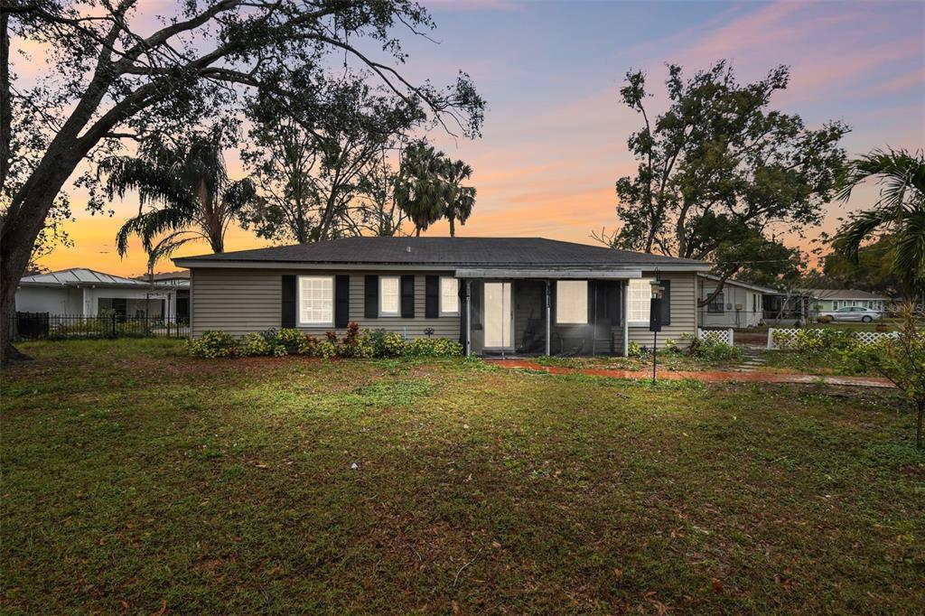 Picture of 3915 W Pearl Avenue, Tampa, FL 33611