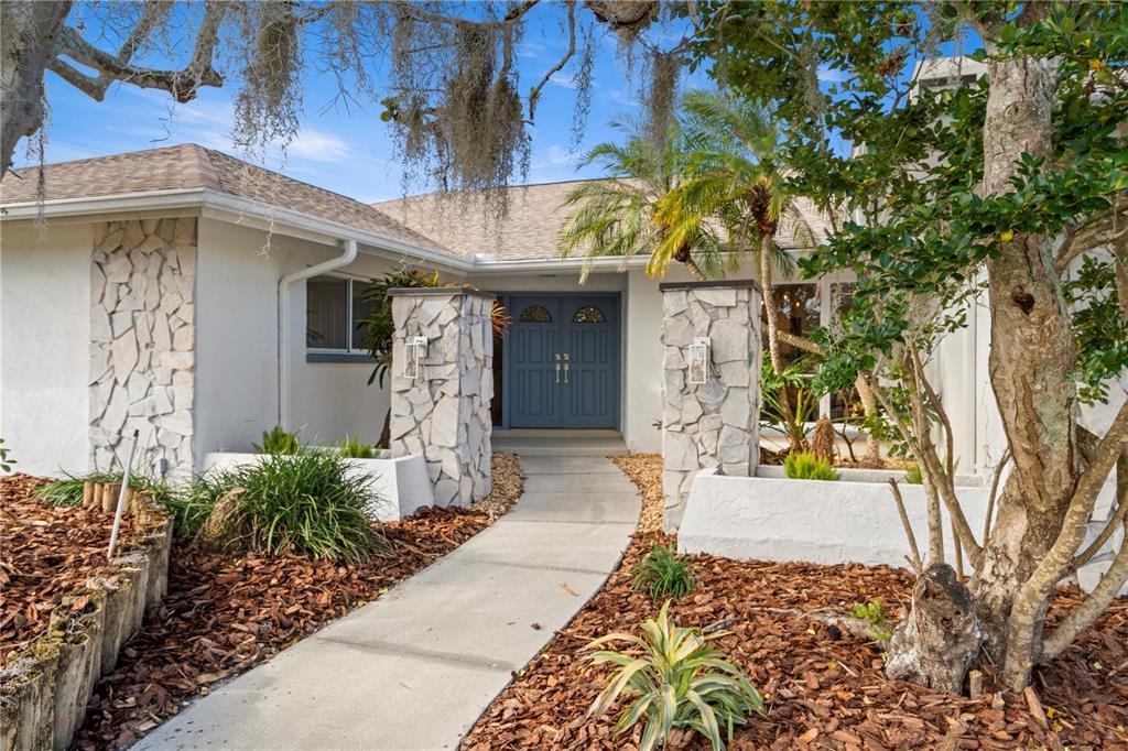 Picture of 4320 Middle Lake Drive, Tampa, FL 33624