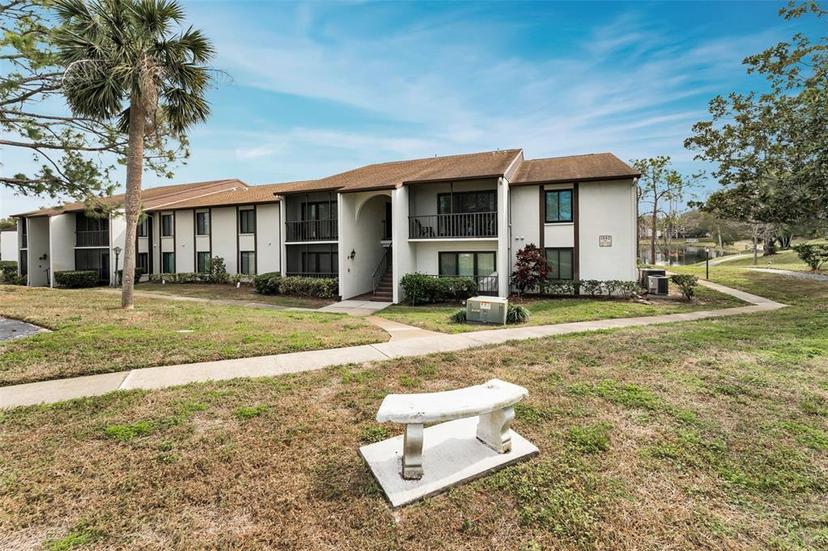 Picture of 1882 Pine Ridge Way W Unit E1, Palm Harbor FL 34684