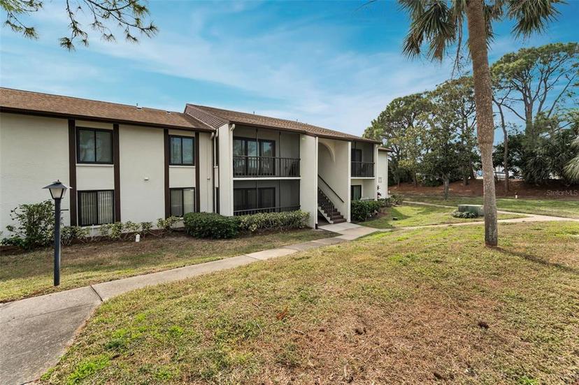 Picture of 1882 Pine Ridge Way W Unit E1, Palm Harbor FL 34684