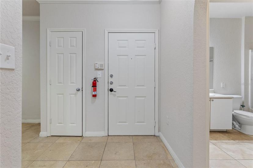 Picture of 911 N Orange Avenue Unit 214, Orlando FL 32801