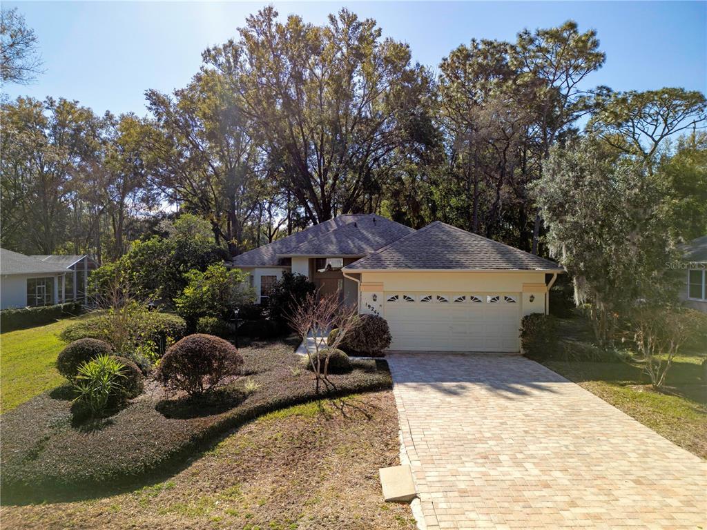 Picture of 19247 SW 98Th Loop, Dunnellon, FL 34432